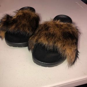UGG ROYALE Brown Black Toscana FUR SLIDES SZ 7